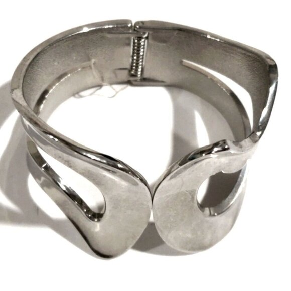 Elegant Trendy Silver-tone Cuff Bracelet - Women's Fashion Jewelry - Picture 1 of 7